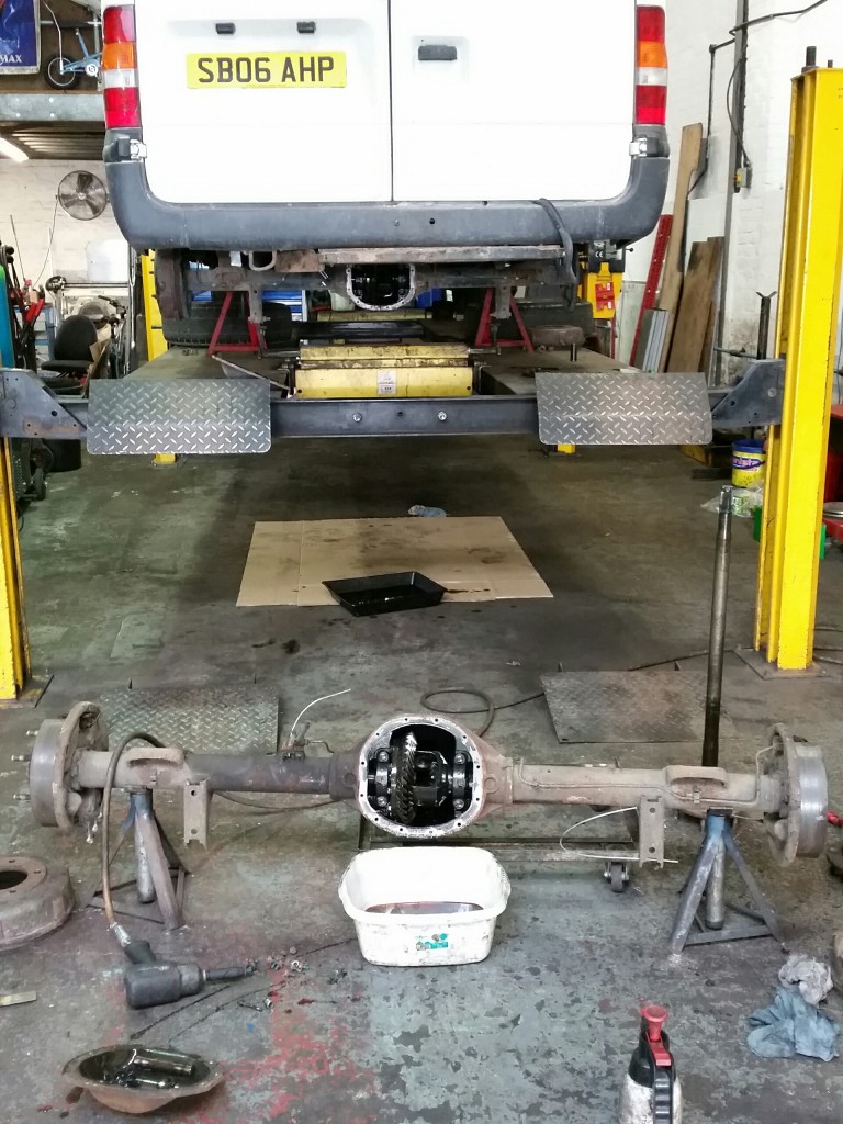Axle replacement on Ford Transit Mk 6