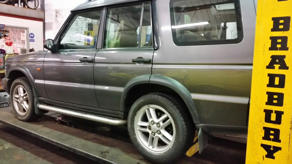 Landrover discovery tyres and service